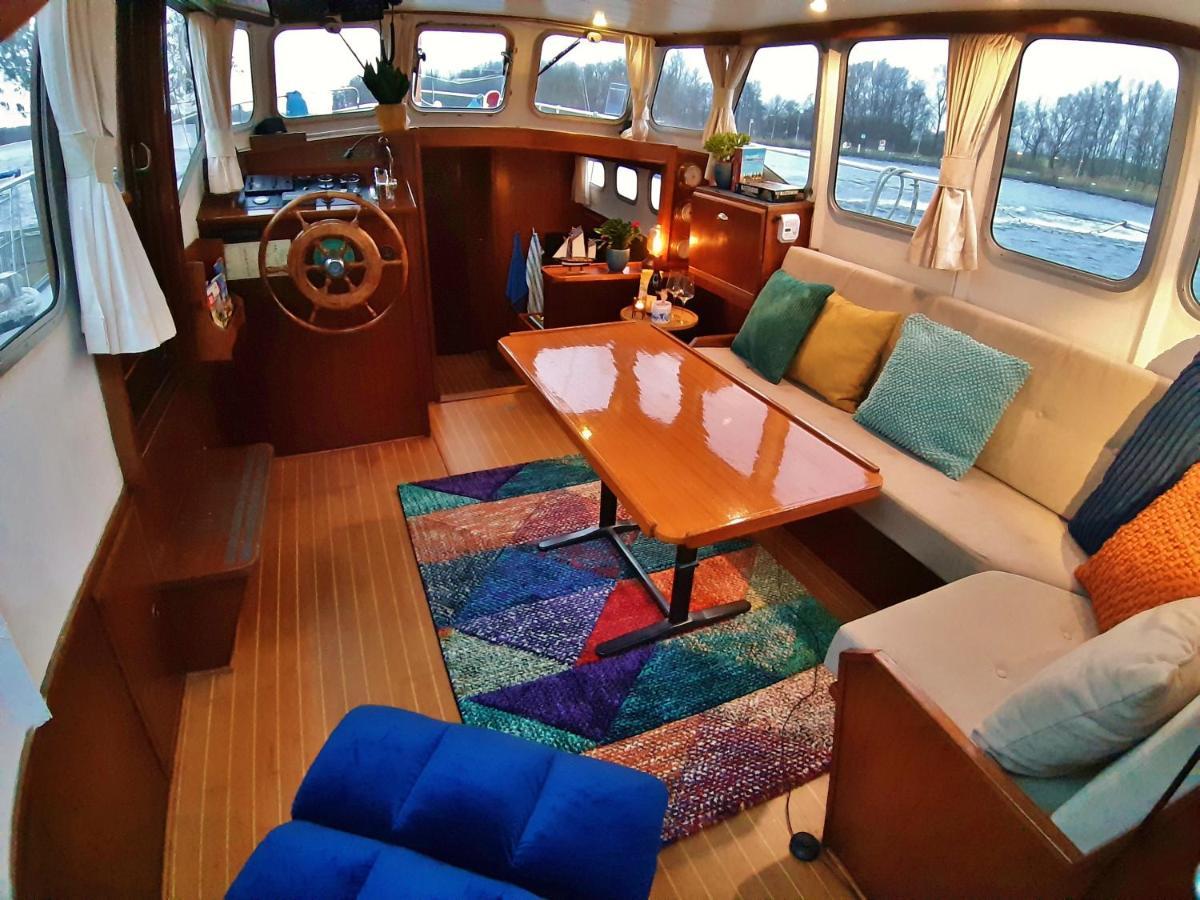 Hotel Motor Yacht Almaz à Amsterdam Extérieur photo