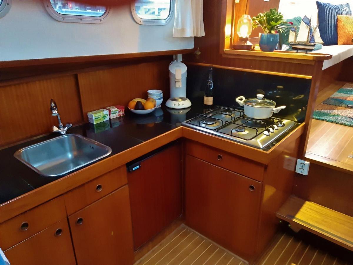Hotel Motor Yacht Almaz à Amsterdam Extérieur photo