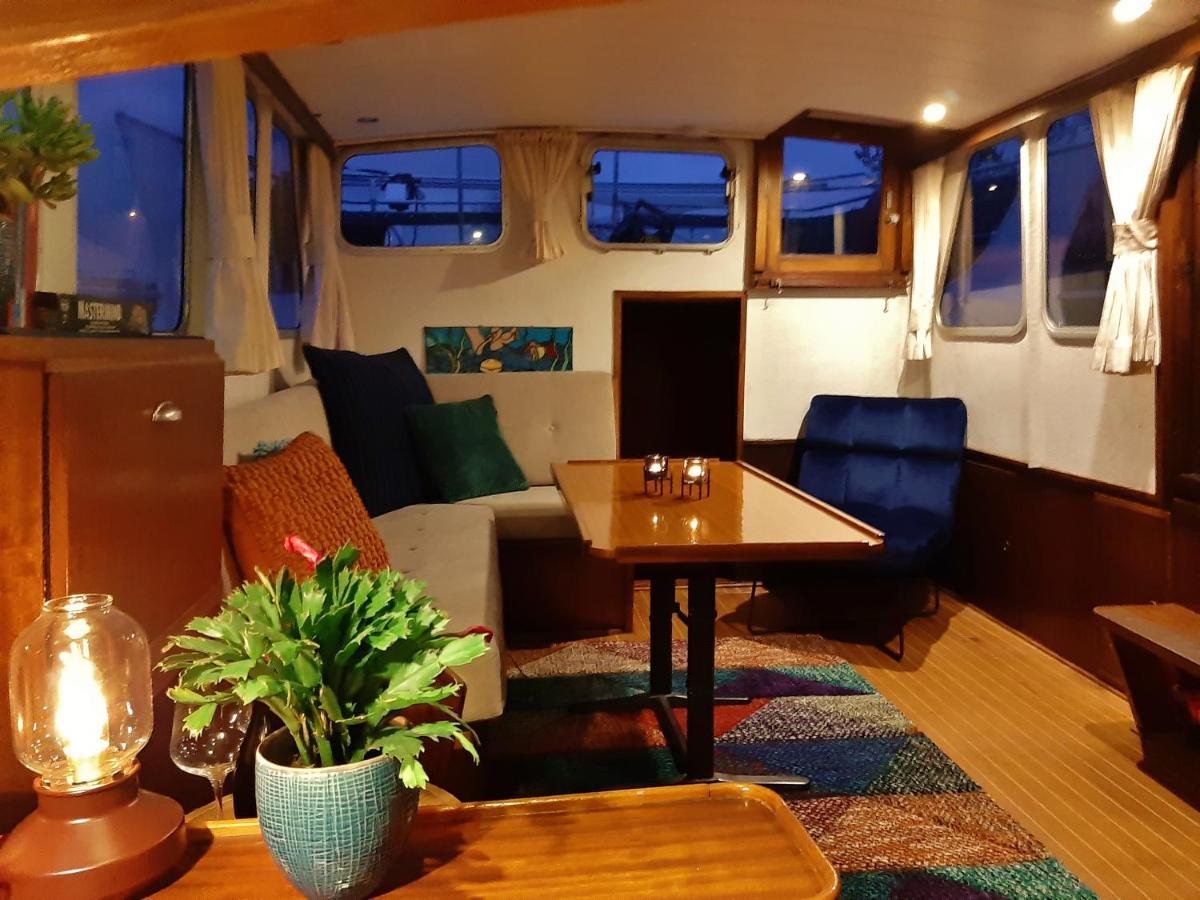 Hotel Motor Yacht Almaz à Amsterdam Extérieur photo