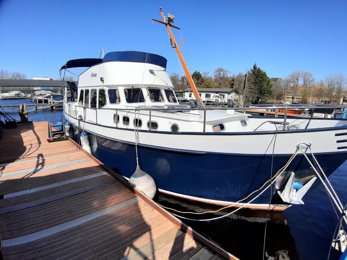Hotel Motor Yacht Almaz à Amsterdam Extérieur photo